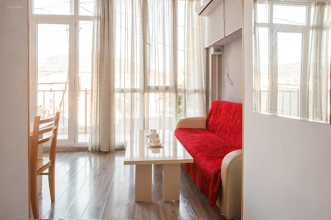 Blossom Hostel Updated ! Обновлено !!! City Center! Perfect Order!!! Snow-White Bed Linen!!! Идеальный Порядок!!! Белоснежное Постельное Белье!!! Центр Города !!! Tbilisi Exterior photo